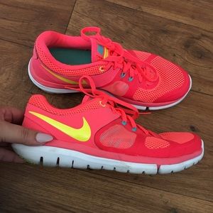 Nike runner shoes